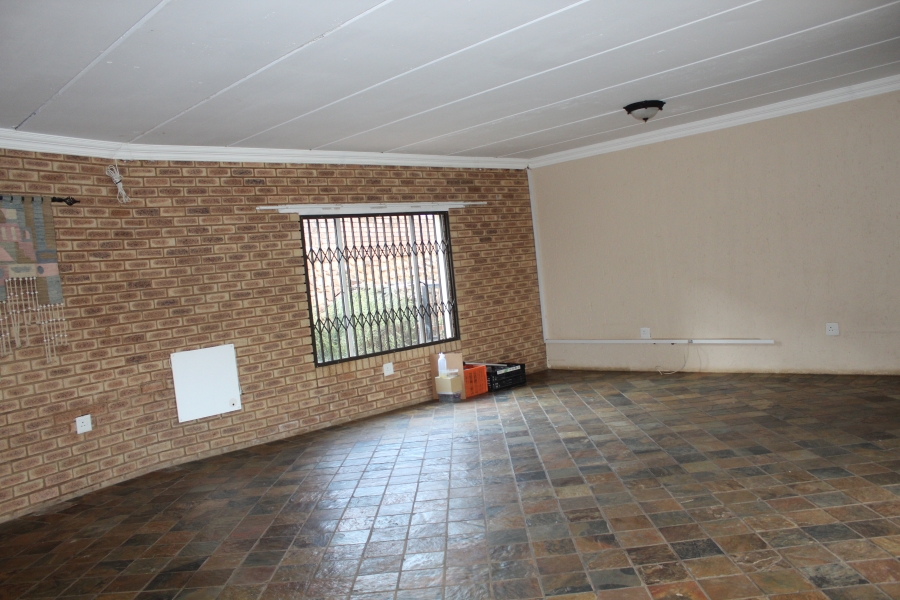 4 Bedroom Property for Sale in Schoemansville North West